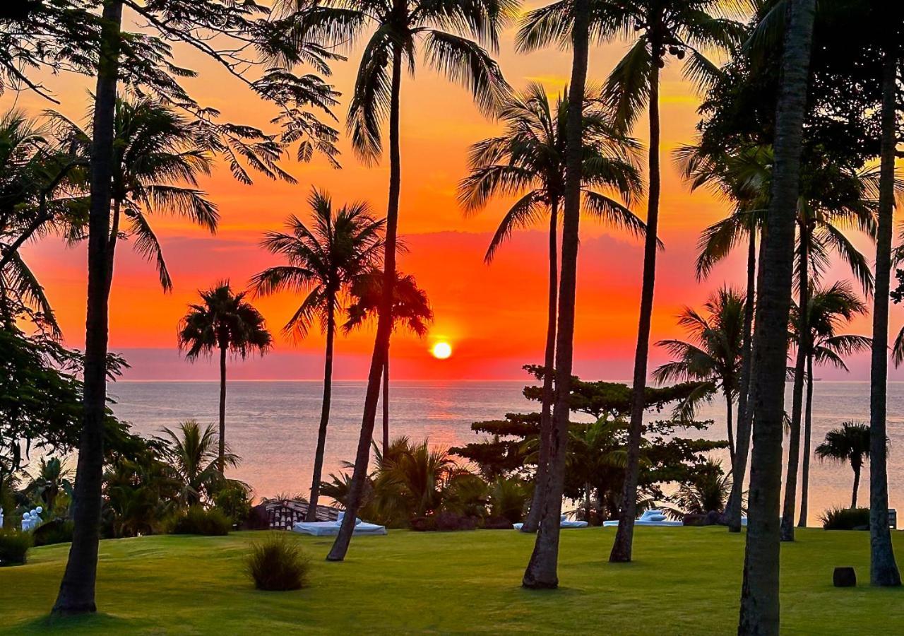 Dpny Beach Hotel & Spa Ilhabela Exterior foto Sunset at the Four Seasons Resort