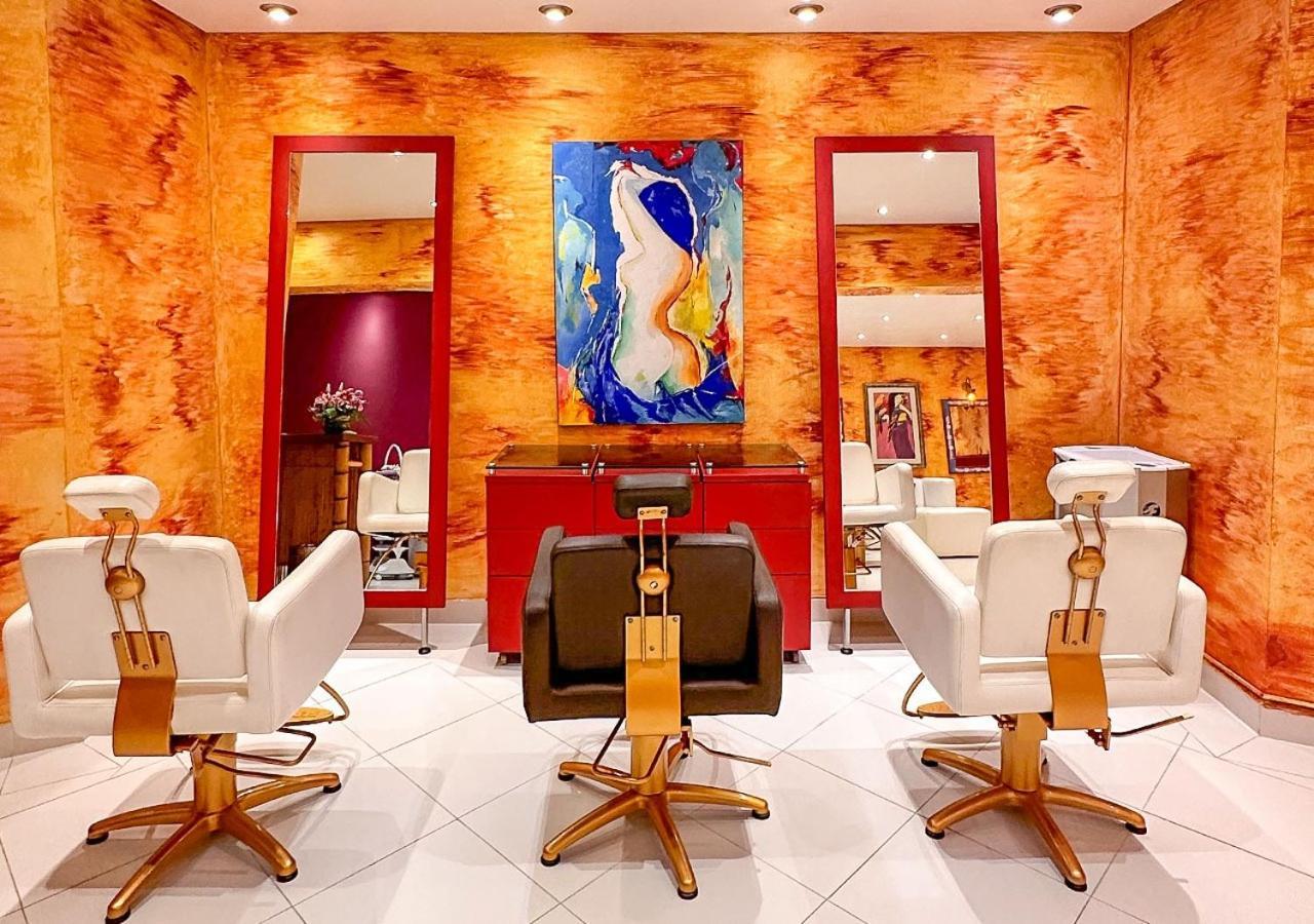 Dpny Beach Hotel & Spa Ilhabela Exterior foto A hair salon in the United States