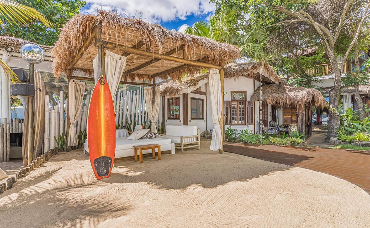 Dpny Beach Hotel & Spa Ilhabela Exterior foto Beach bungalows at the Grand Palladium Hotel