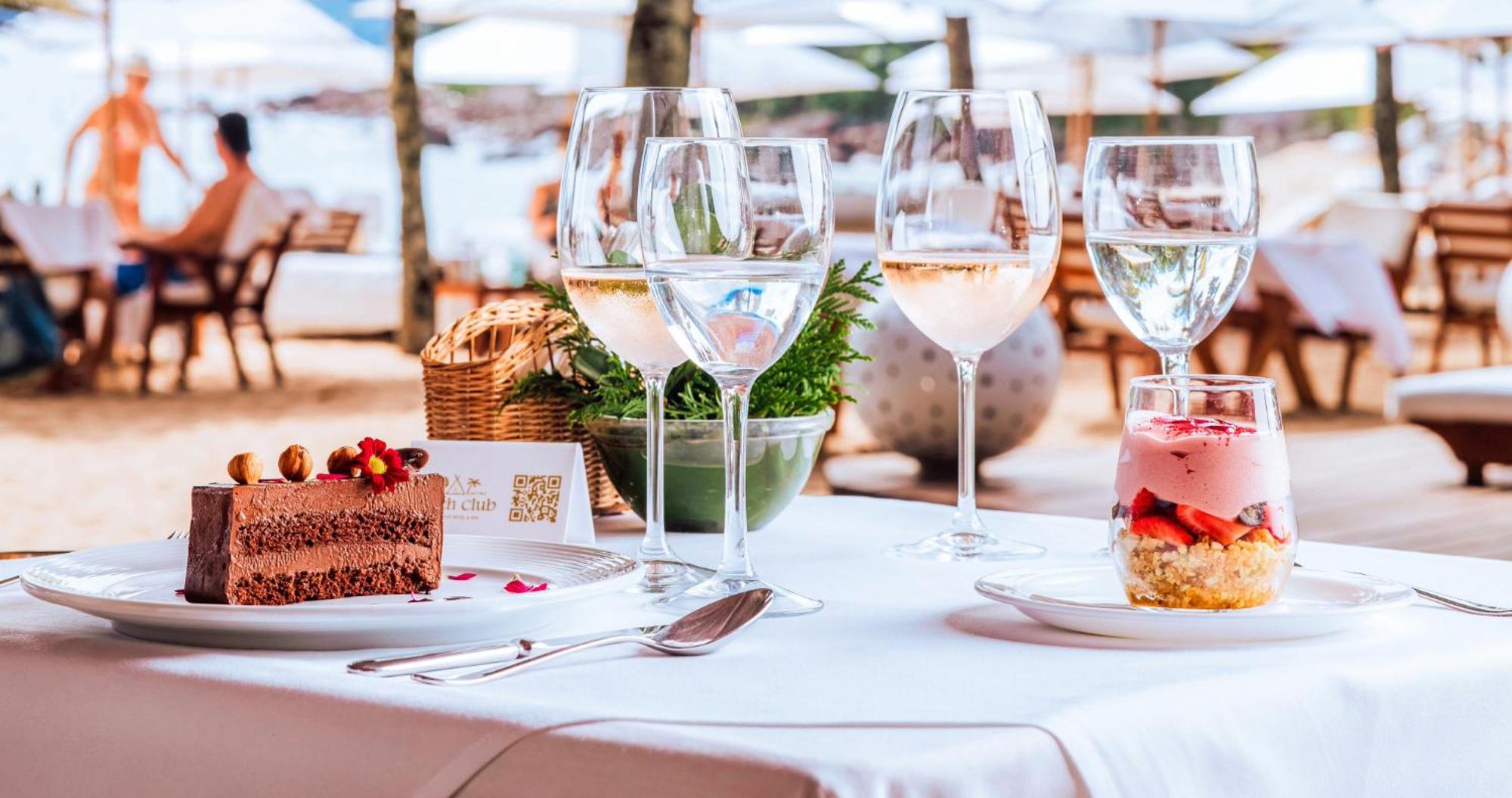 Dpny Beach Hotel & Spa Ilhabela Exterior foto A typical wine and dessert pairing