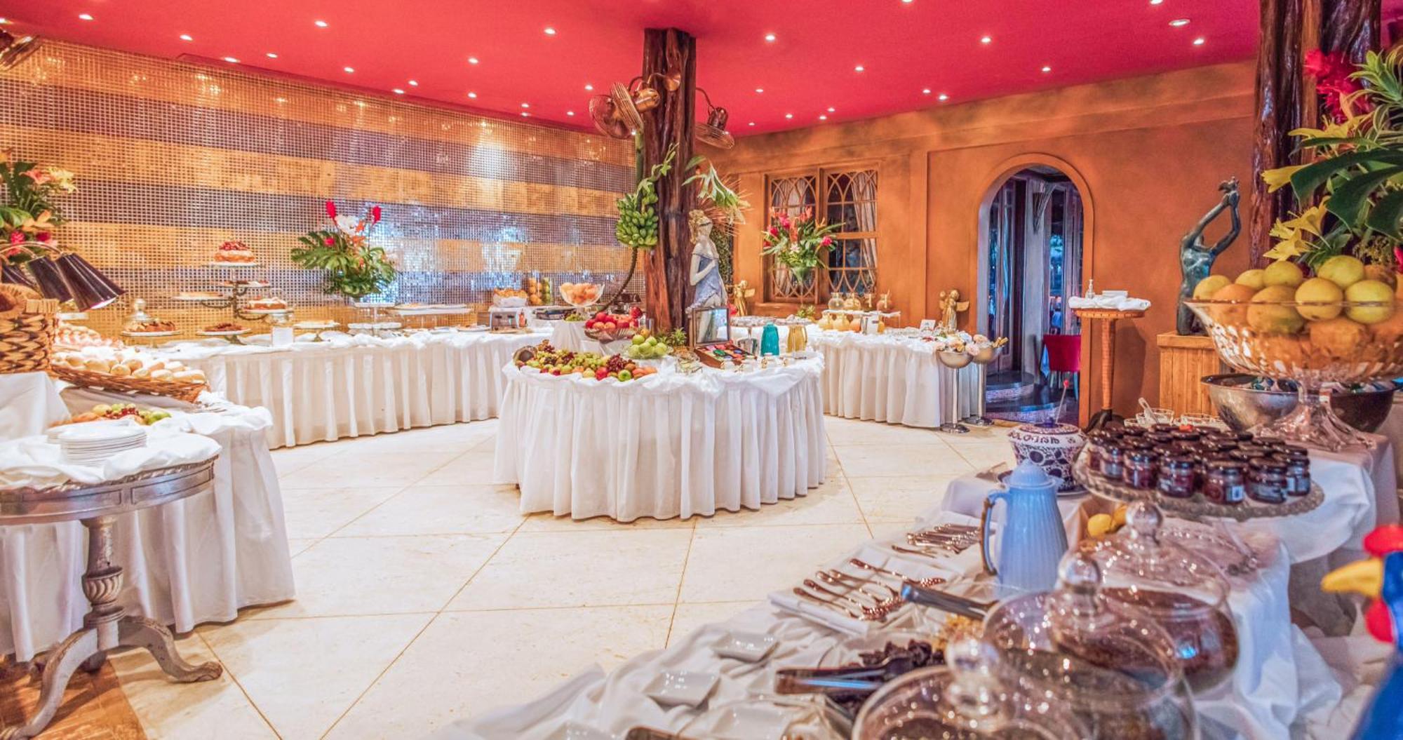 Dpny Beach Hotel & Spa Ilhabela Exterior foto The buffet at the restaurant
